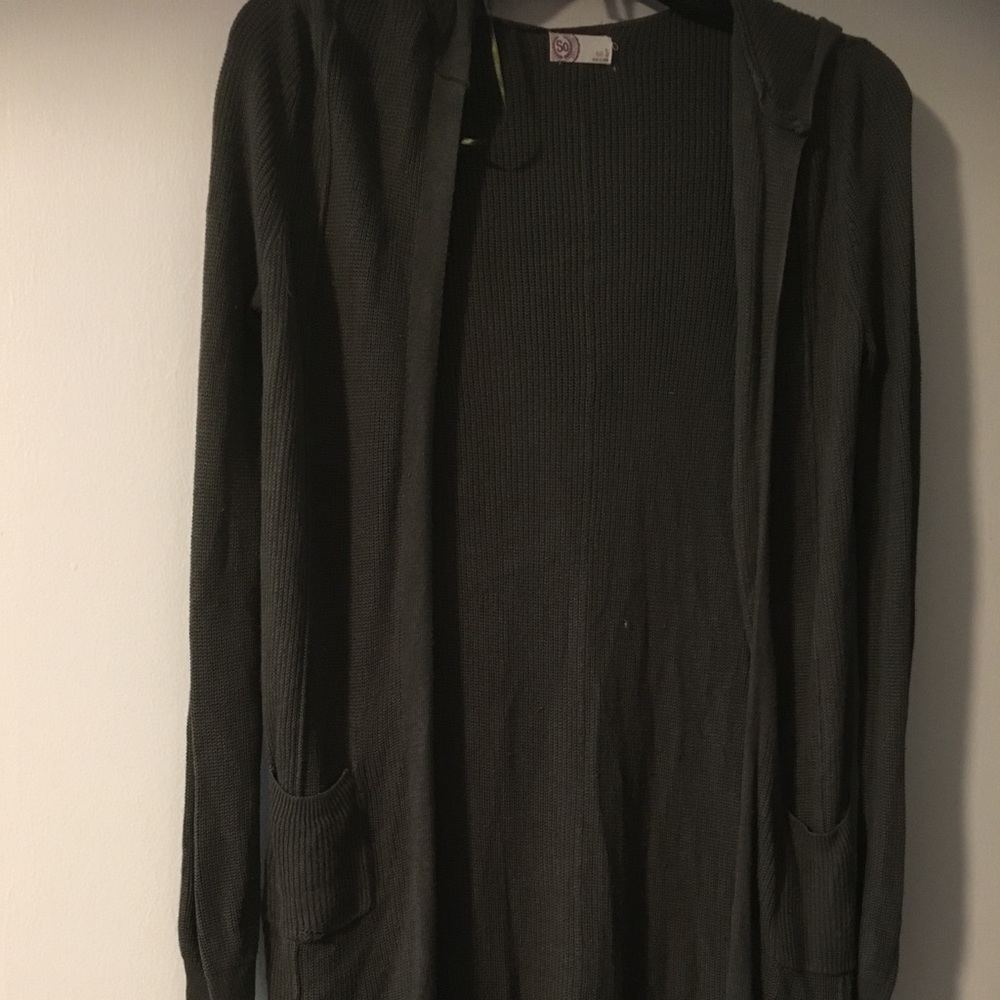 Army green sweater (long) with hood